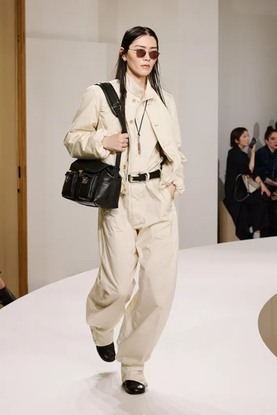 Look 18